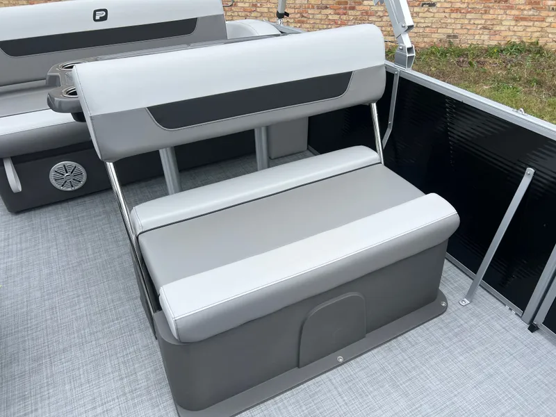 Slide: The Image of Princecraft Vectra 23 RL 2026 - 9