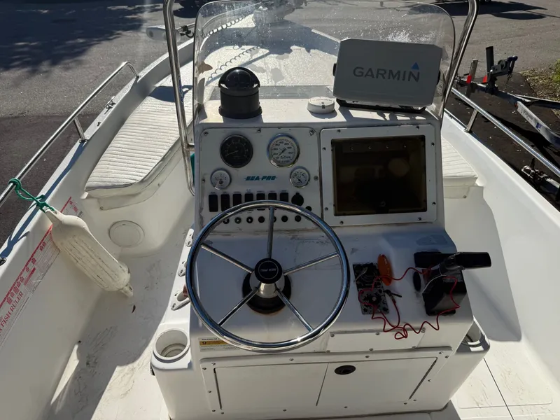 Slide: The Image of Sea Pro SV 2100 CC 2002 - 9