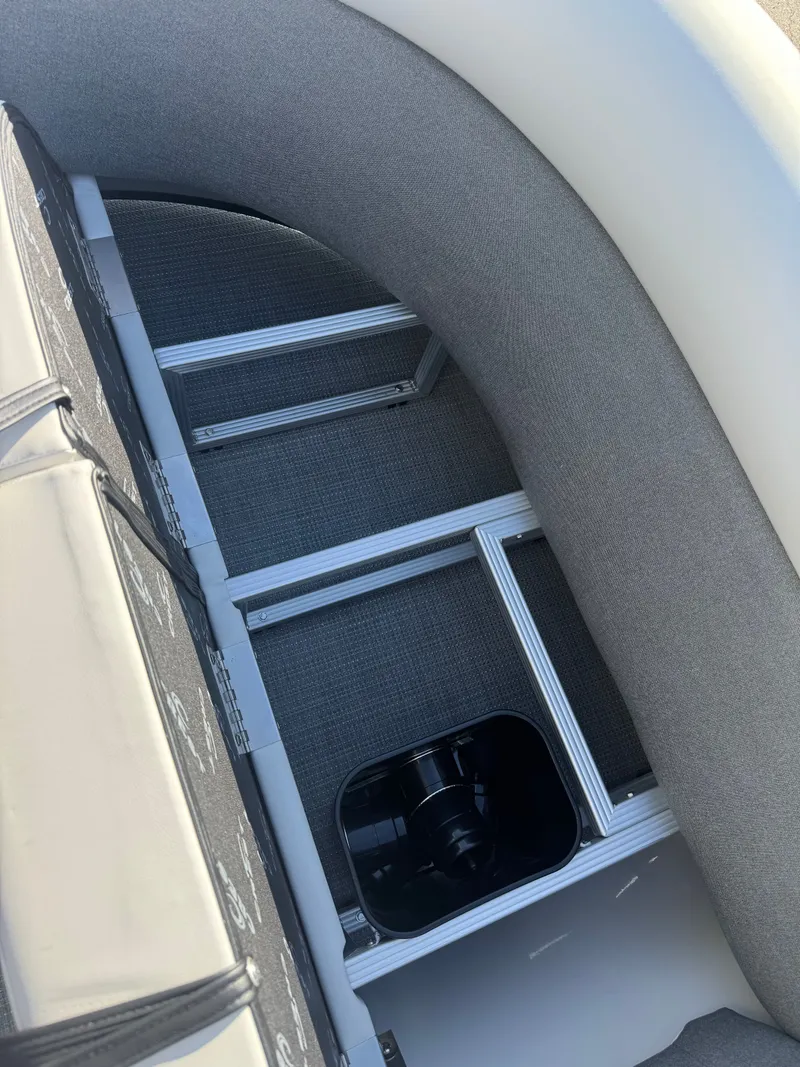 Slide: The Image of Crest Conquest SE 220 2026 - 10