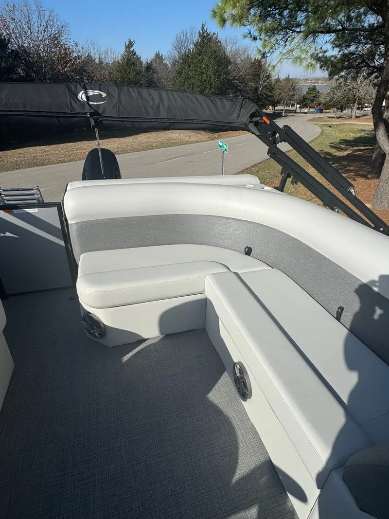 Slide: The Image of Crest Conquest SE 220 2026 - 7