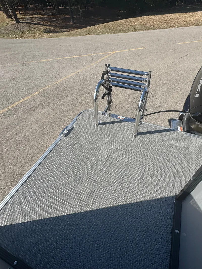 Slide: The Image of Crest Conquest SE 220 2026 - 8