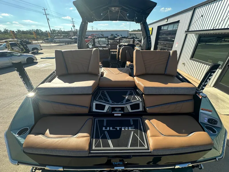 Slide: The Image of Tigé Ultré 25ZX 2026 - 14