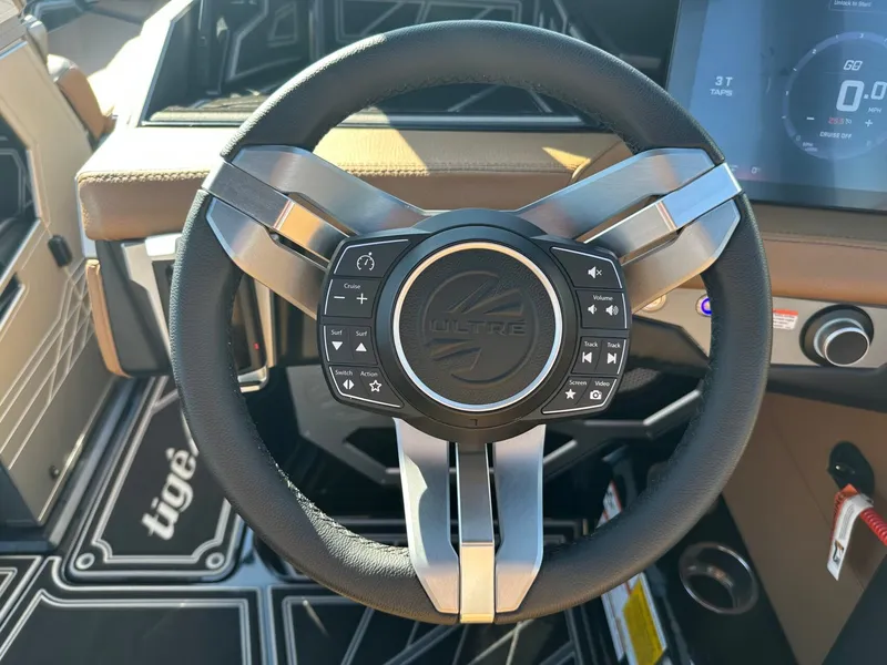 Slide: The Image of Tigé Ultré 25ZX 2026 - 31