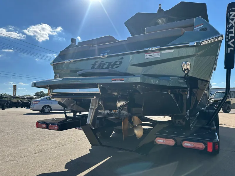 Slide: The Image of Tigé Ultré 25ZX 2026 - 6