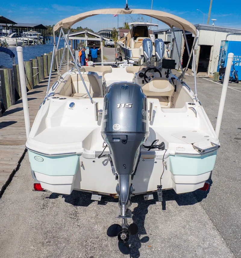 Slide: The Image of NauticStar 193 SC 2017 - 4