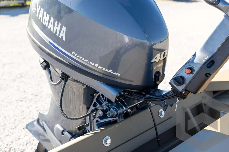 Slide: The Image of Yamaha 40 horsepower four-stroke outboard motor on G3 1652 VBW, 2026 model. - 32