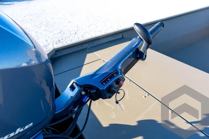 Slide: The Image of 2026 G3 1652 VBW boat motor control handle with key and throttle. - 37