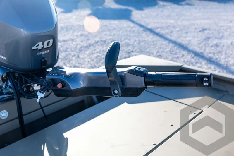 Slide: The Image of Boat throttle control of G3 1652 VBW, 2026 model, with Yamaha 40 engine. - 38