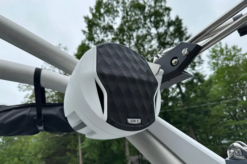 Slide: The Image of 2025 Malibu Wakesetter 22 MXZ boat speaker, Icon 8, mounted on metal frame. - 15