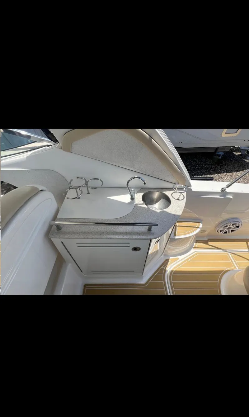 Slide: The Image of Sea Ray 290 Sundancer 2008 - 11