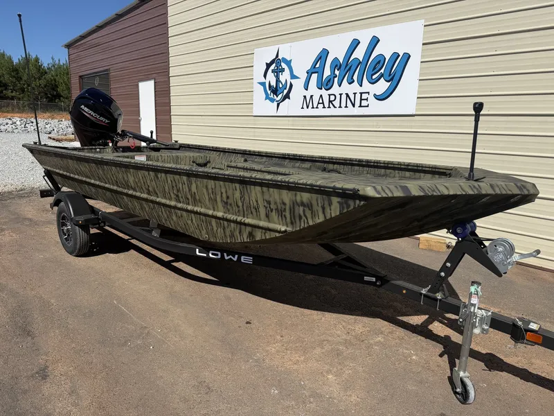 Slide: The Image of Lowe Roughneck 1860DLX 2026 - 3