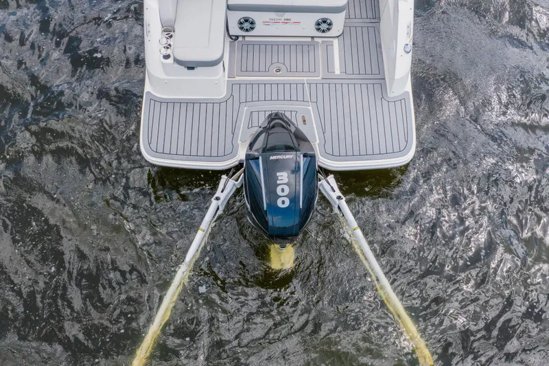 Slide: The Image of 2021 Sea Ray SDX 250 Outboard with Mercury 300 engine on water. - 10