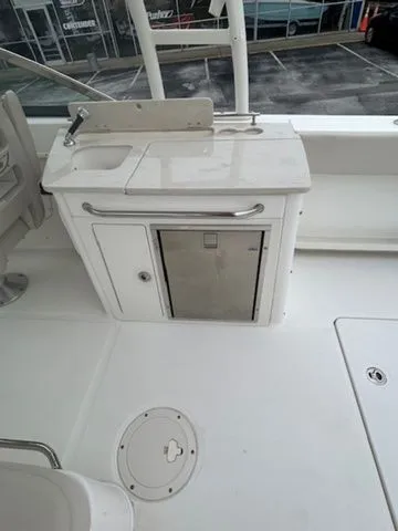 Slide: The Image of Boston Whaler 270 Vantage 2018 - 15