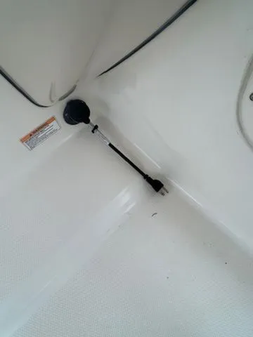 Slide: The Image of Boston Whaler 270 Vantage 2018 - 21