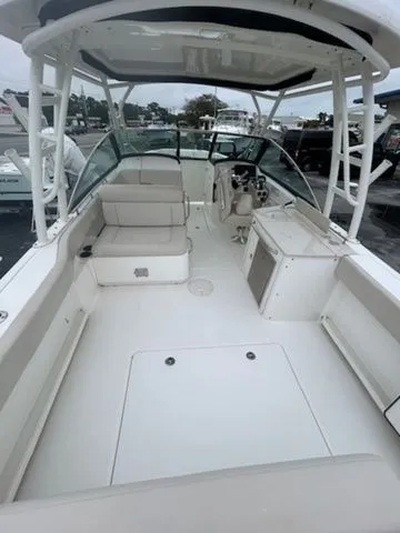 Slide: The Image of Boston Whaler 270 Vantage 2018 - 7