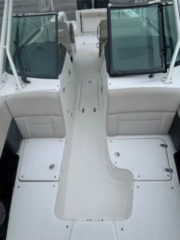 Slide: The Image of Boston Whaler 270 Vantage 2018 - 8