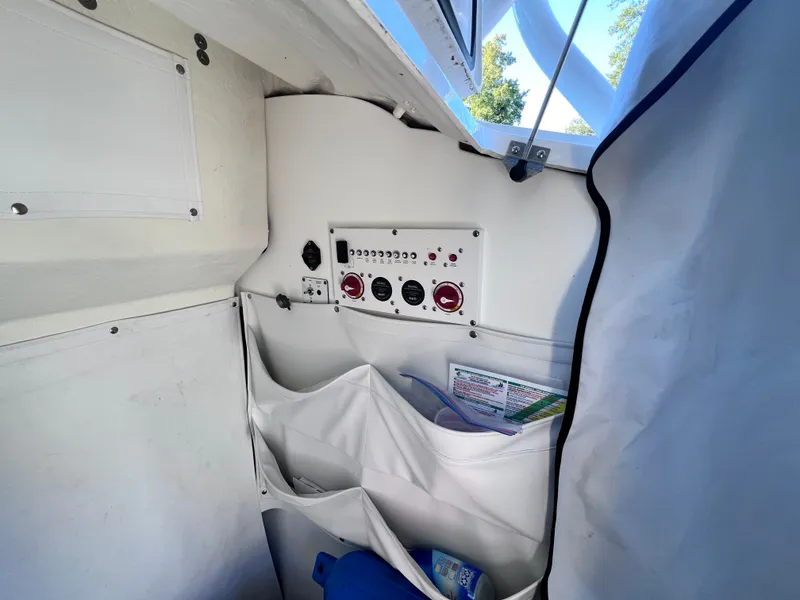Slide: The Image of Wellcraft 262 Fisherman 2022 - 31