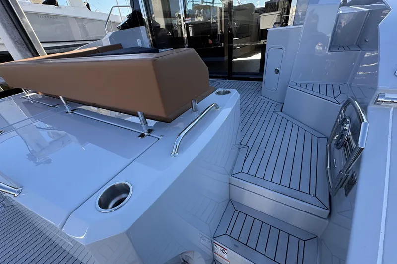 Slide: The Image of Cruisers Yachts 46 Cantius 2026 - 10