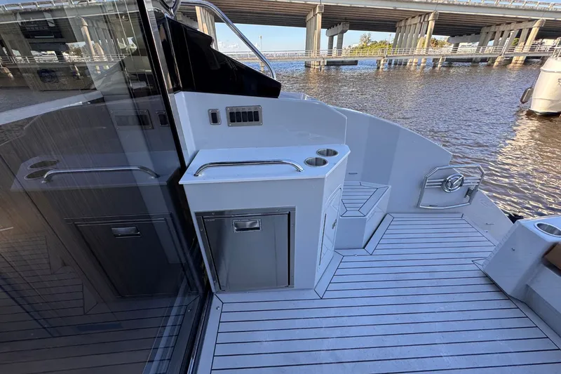 Slide: The Image of Cruisers Yachts 46 Cantius 2026 - 14
