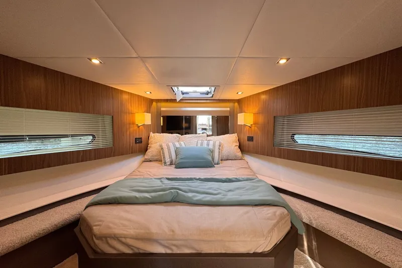 Slide: The Image of Cruisers Yachts 46 Cantius 2026 - 36