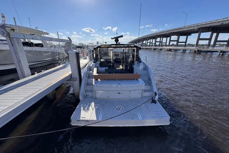 Slide: The Image of Cruisers Yachts 46 Cantius 2026 - 4