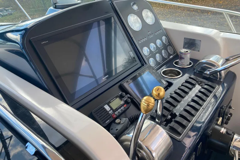 Slide: The Image of Helm, controls, electronics and chart maps - 20