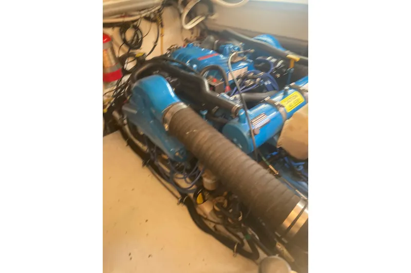 Slide: The Image of Engine room of a 1999 Tiara Yachts 3500 Open - 36