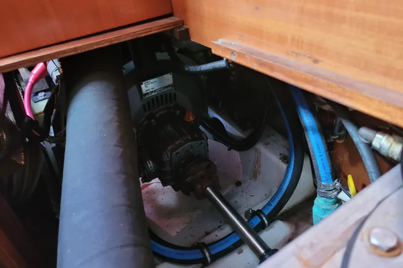 Slide: The Image of Yanmar engine plate on 1996 Beneteau First 42s7, model 4JH5E, manufactured December 2009. - 61