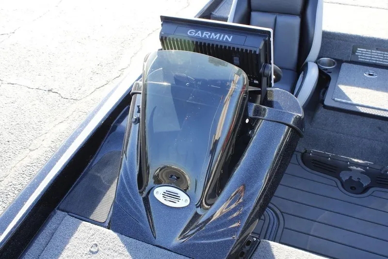 Slide: The Image of 2025 Phoenix 921 ELITE boat with Garmin navigation system, interior view. - 24