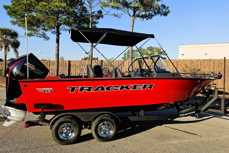 Slide: The Image of 2026 Tracker Targa V-19 Combo boat, top view, showcasing seating and layout. - 4