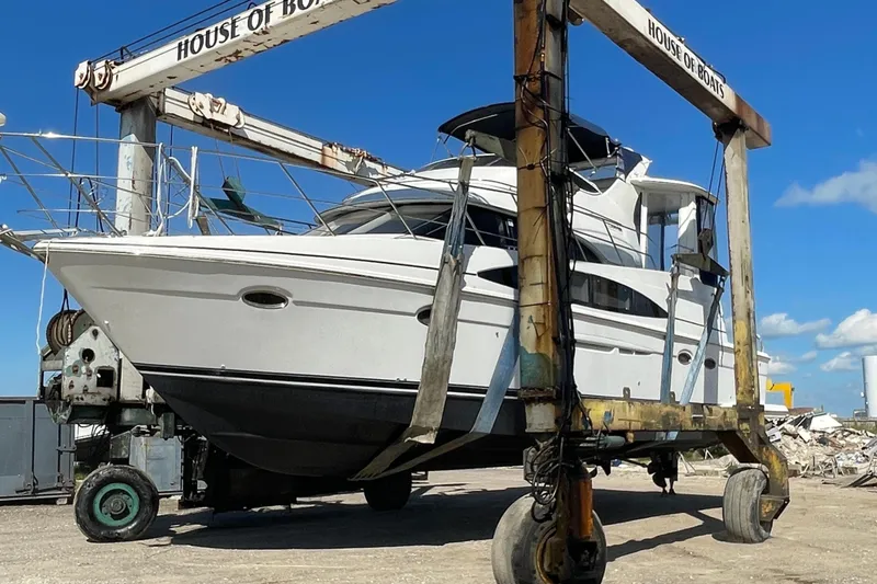 Slide: The Image of Carver Yachts 444 Cockpit Motor Yacht 2001 - 53