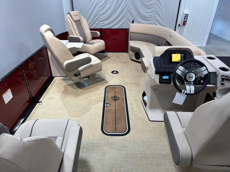 Slide: The Image of Harris Cruiser 230 2026 - 10