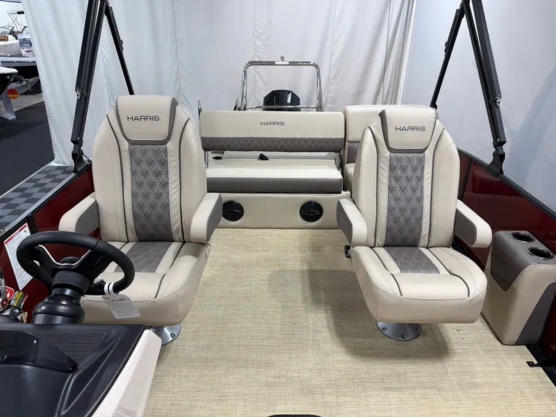 Slide: The Image of Harris Cruiser 230 2026 - 14