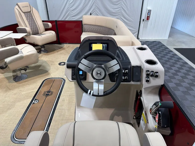 Slide: The Image of Harris Cruiser 230 2026 - 16