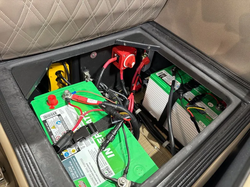 Slide: The Image of Harris Cruiser 230 2026 - 20