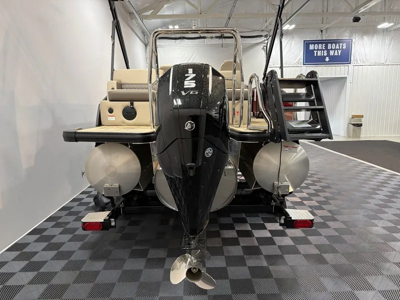 Slide: The Image of Harris Cruiser 230 2026 - 4