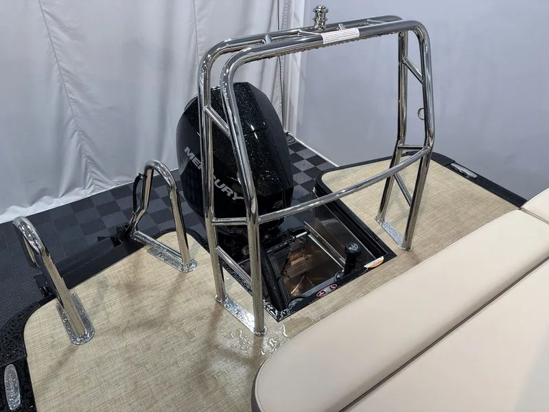 Slide: The Image of Harris Cruiser 230 2026 - 8