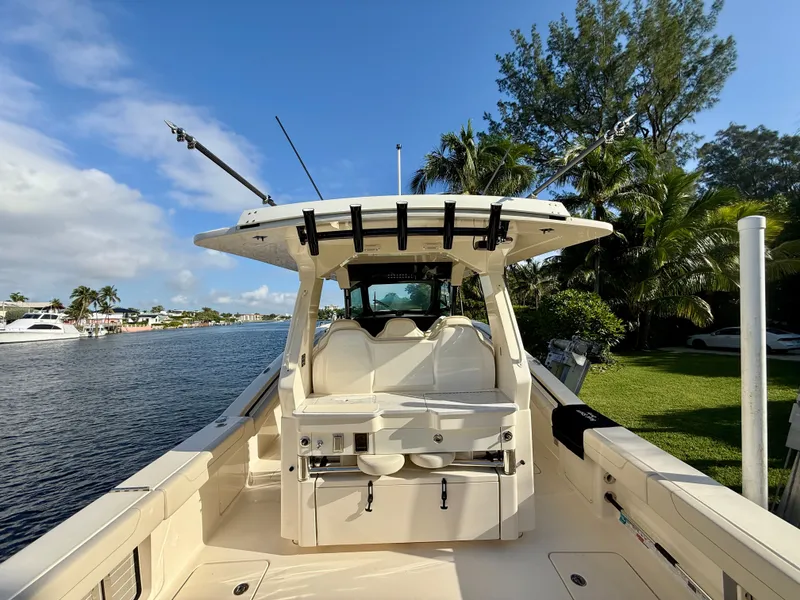 Slide: The Image of Scout 425 LXF 2025 - 10