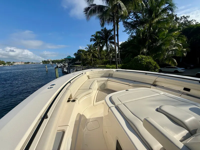 Slide: The Image of Scout 425 LXF 2025 - 12