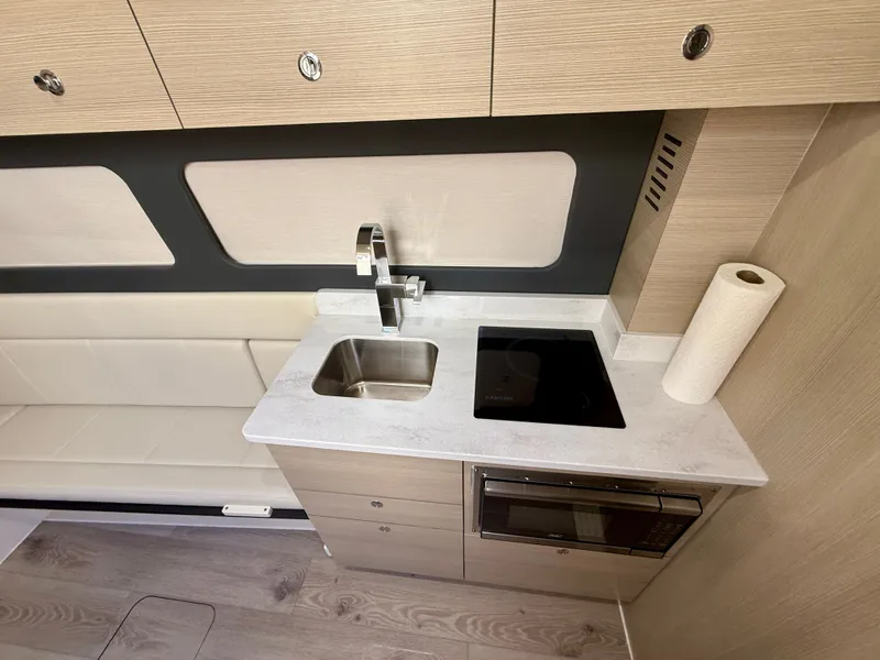 Slide: The Image of Scout 425 LXF 2025 - 18