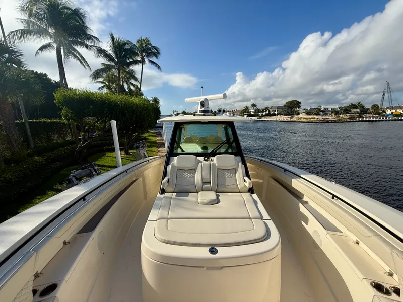 Slide: The Image of Scout 425 LXF 2025 - 19