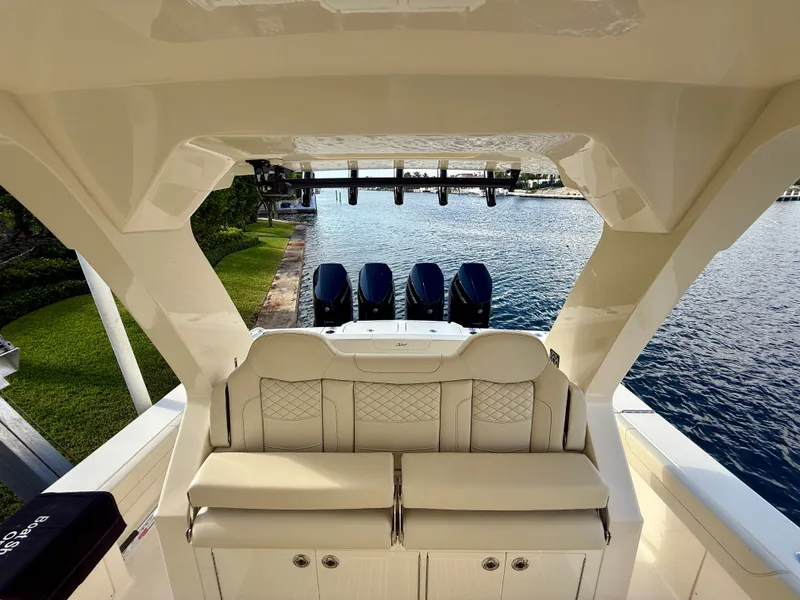 Slide: The Image of Scout 425 LXF 2025 - 21