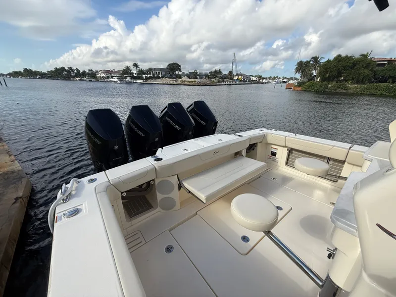 Slide: The Image of Scout 425 LXF 2025 - 22