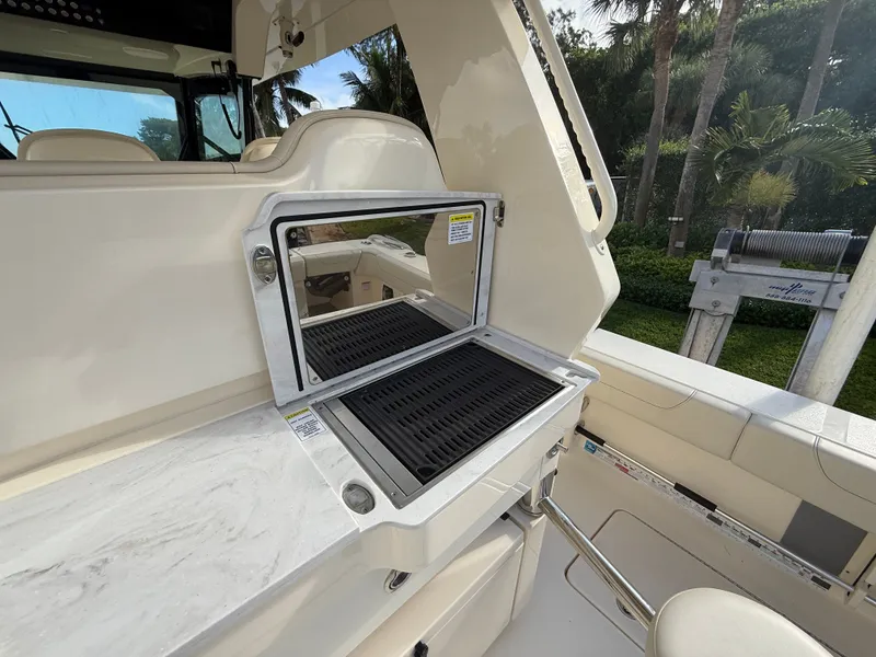 Slide: The Image of Scout 425 LXF 2025 - 25