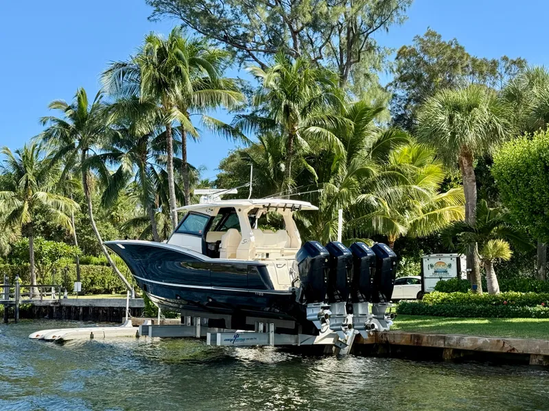 Slide: The Image of Scout 425 LXF 2025 - 28