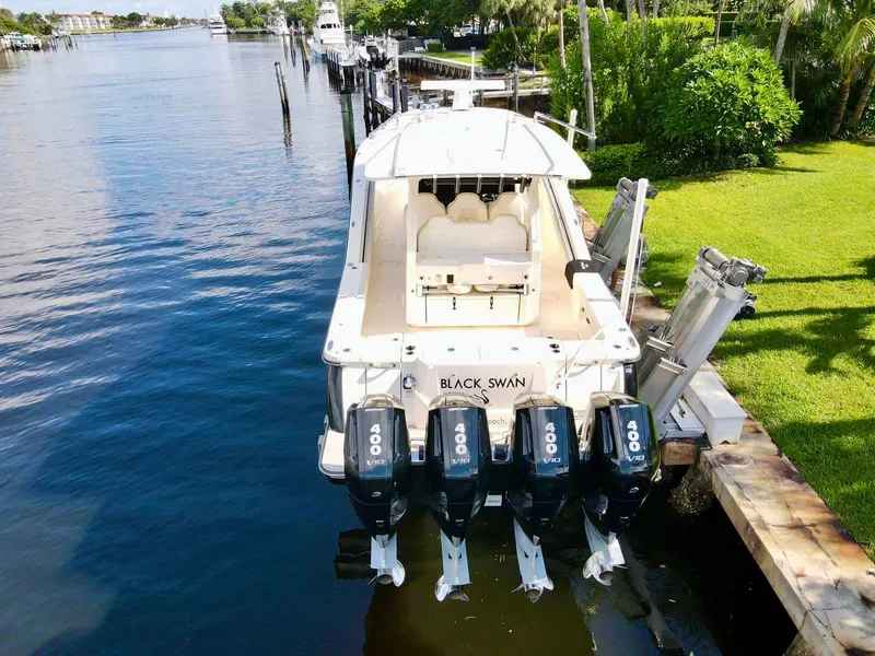 Slide: The Image of Scout 425 LXF 2025 - 30