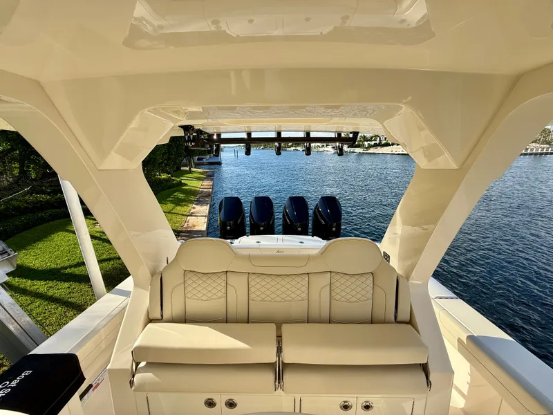 Slide: The Image of Scout 425 LXF 2025 - 6