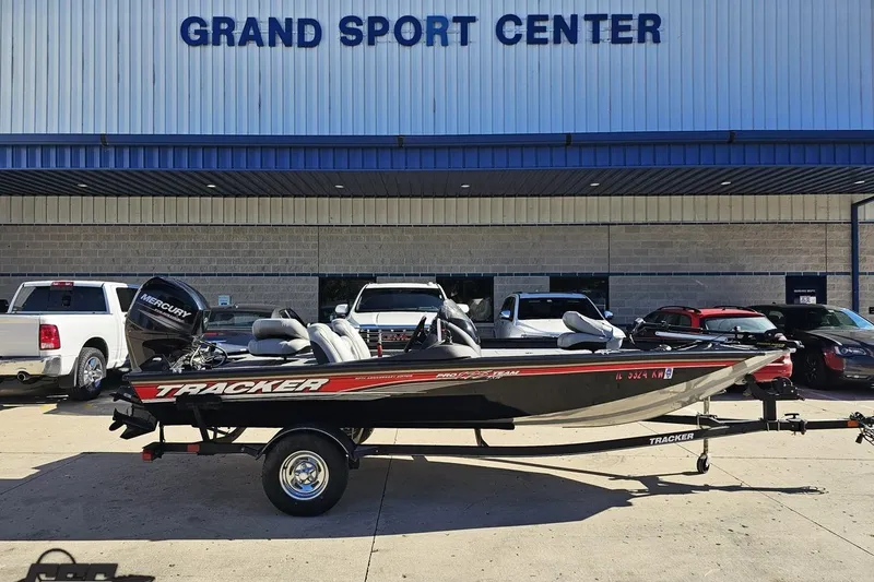 The Image of 2018 Tracker Pro Team 175 TXW boat at Grand Sport Center dealership. - 1