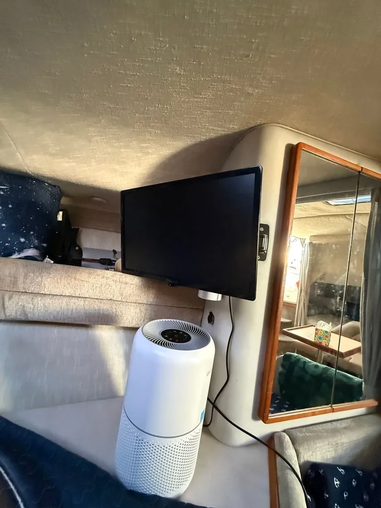 Slide: The Image of Sea Ray Sundancer 1991 - 17