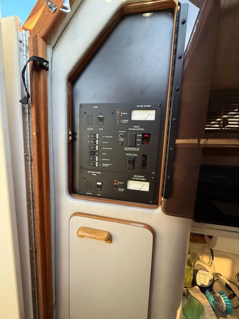 Slide: The Image of Sea Ray Sundancer 1991 - 18